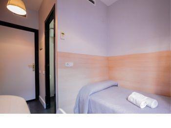 Residencia Universitaria San Agustin Барселона Экстерьер фото